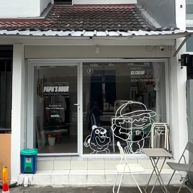Dessert Siap Santai: Kombinasi Es Krim dan Minuman ala Cafe dari Papakibo